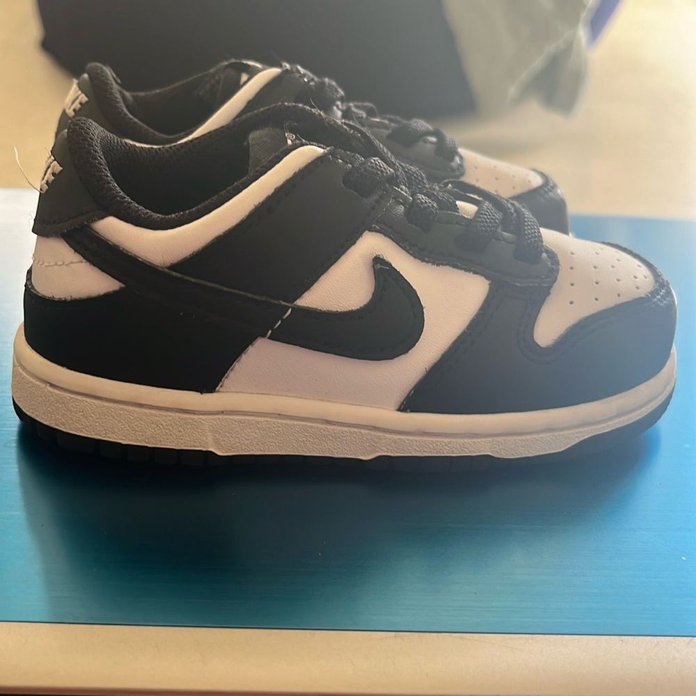 Nike panda dunks